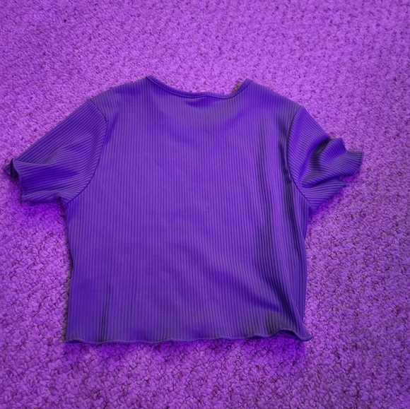 crop top - Picture 3 of 3